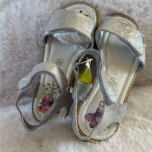 Leather sandals Primigi.